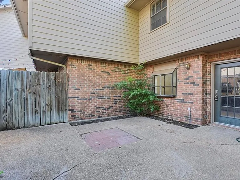 2400 Longmire Dr #301 — Photo 20