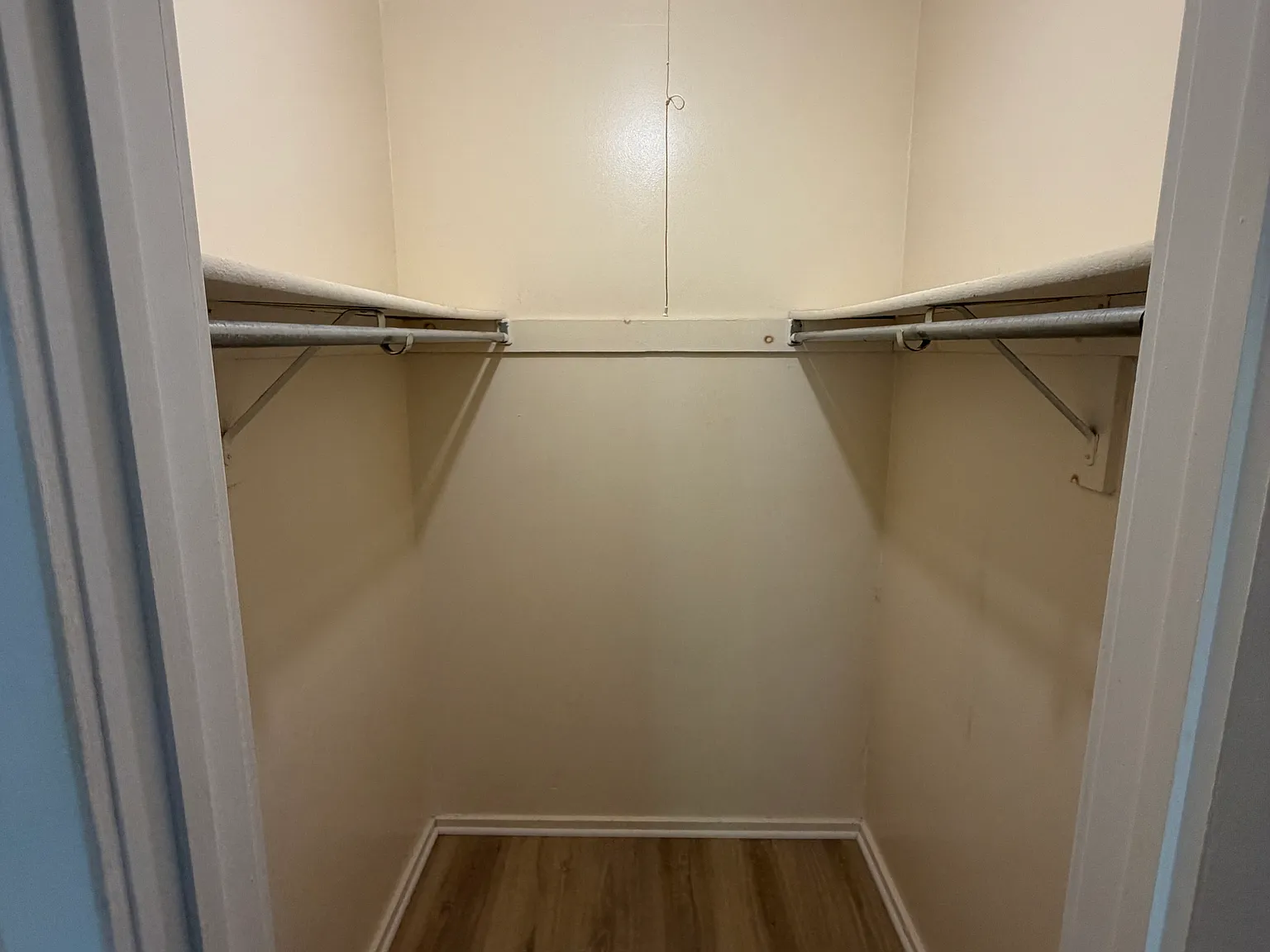 2 bed, 918 sqft, $2,150 — Photo 2