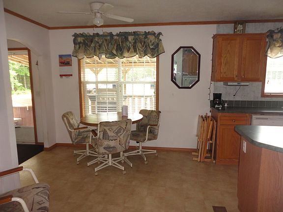 4th image of 211 S Seass Dr
