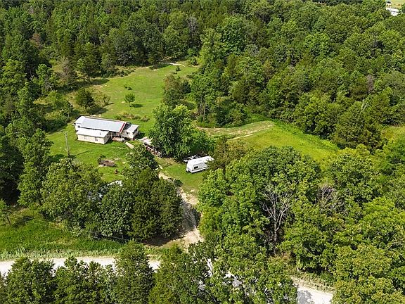 3rd image of 427 County Road 6020