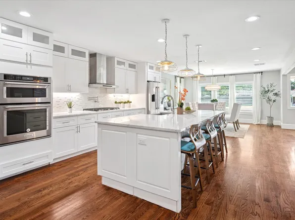 6100 Town Hill Ln, Dallas, TX 75214