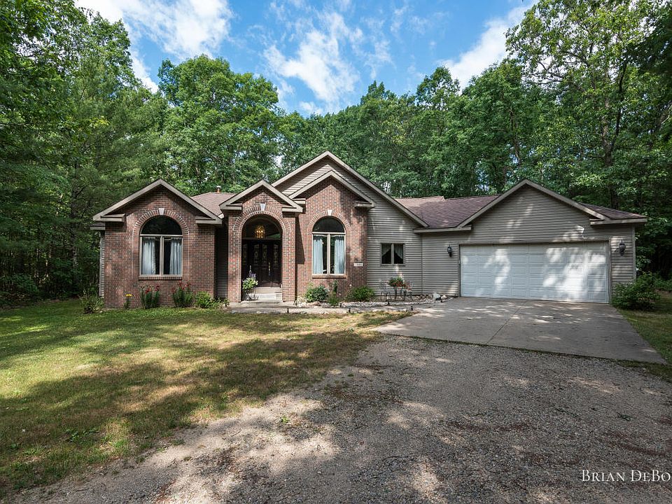 1st image of 3840 Silver Creek Dr