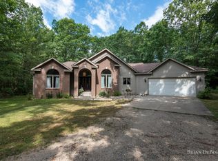 3840 Silver Creek Dr, Hamilton, MI 49419