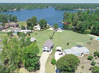 1176 Lesesne Dr, Manning, SC 29102