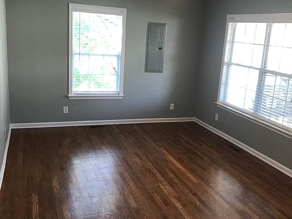 Living room with no furniture.