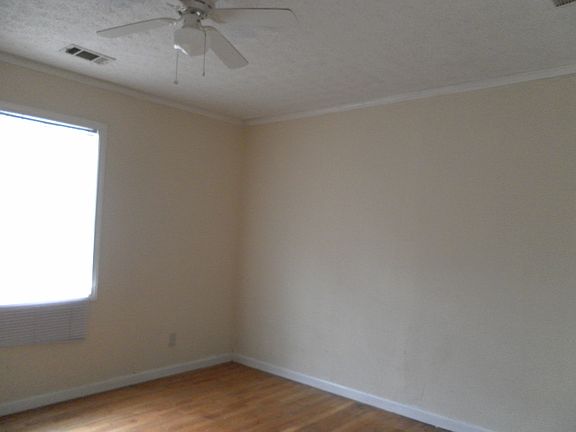 5th image of 5067 Lorraine Pl