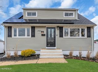 267 Middle Rd, Hazlet, NJ 07730