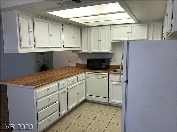 4th image of 4300 N Lamont St APT 256