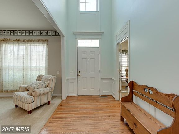 2 Level Foyer