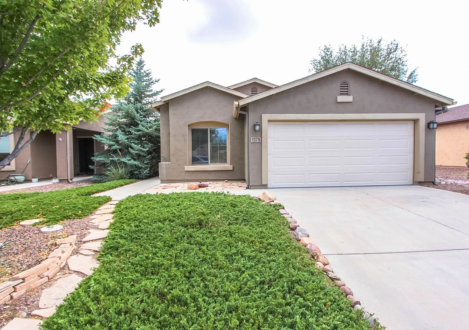Highlands Ranch 3 bedroom 2 bathroom — Photo 1