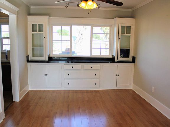 2nd image of 302 N Wilton Pl
