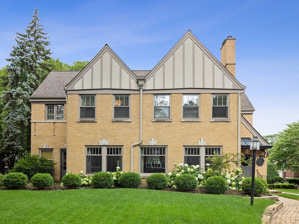 1st image of 122 Blackstone Ave