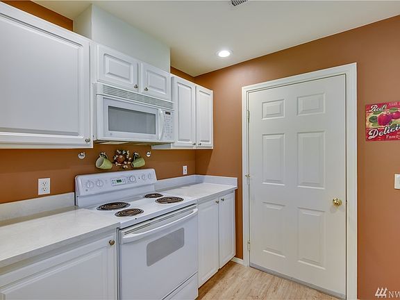 5th image of 23746 SE Summerhill Ln #3-1