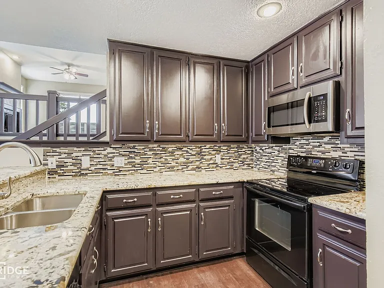 3323 Augusta Blvd — Photo 5