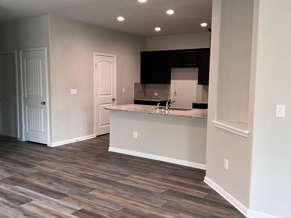1st image of 1701 Logan Dr Unit 40