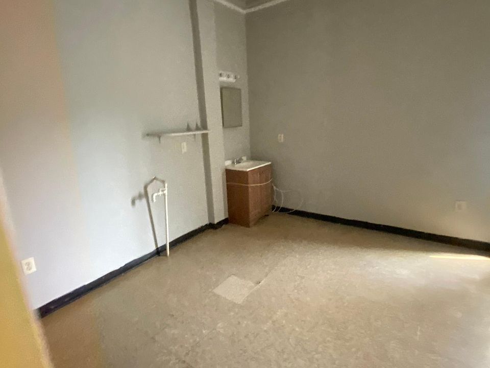 Building Photo 4