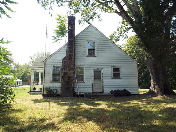 5th image of 339 White Oak St