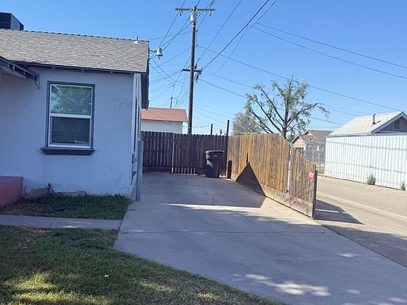 2nd image of 410 E San Joaquin Ave