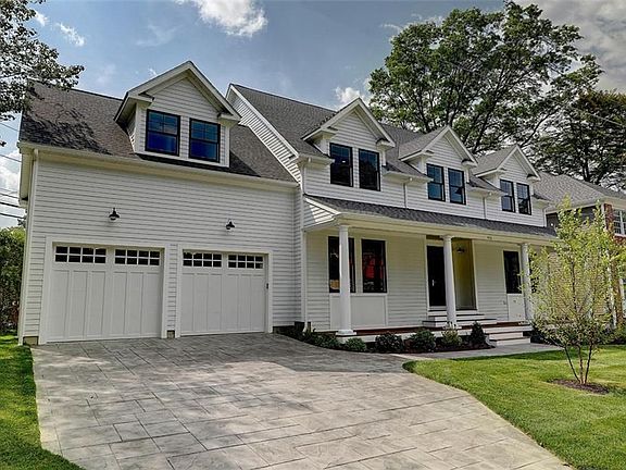 2nd image of 410 Cole Ave
