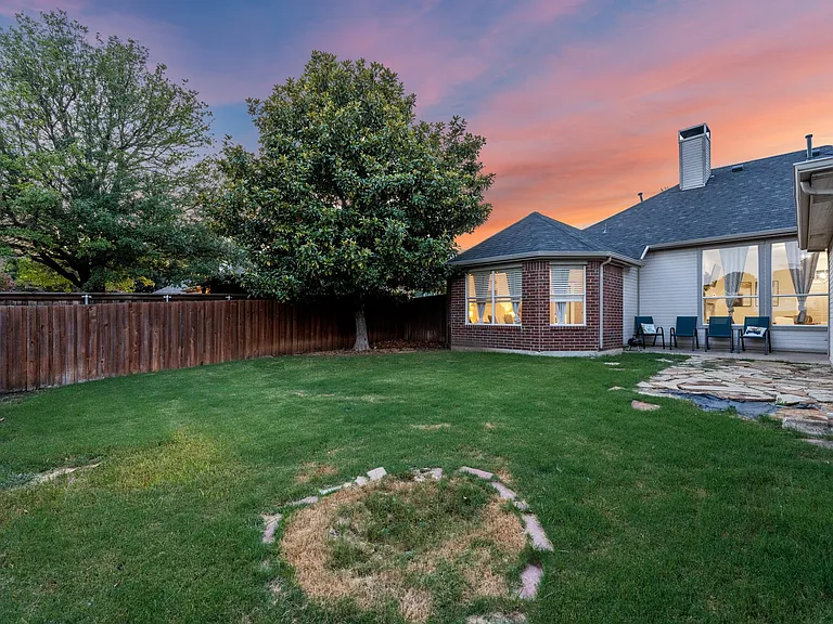10313 Samantha Dr — Photo 39