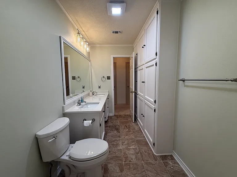 8707 Sandstone Dr — Photo 16