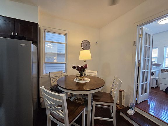 5th image of 615 15th St APT 3