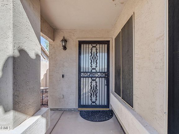 2nd image of 1296 W LARK Drive