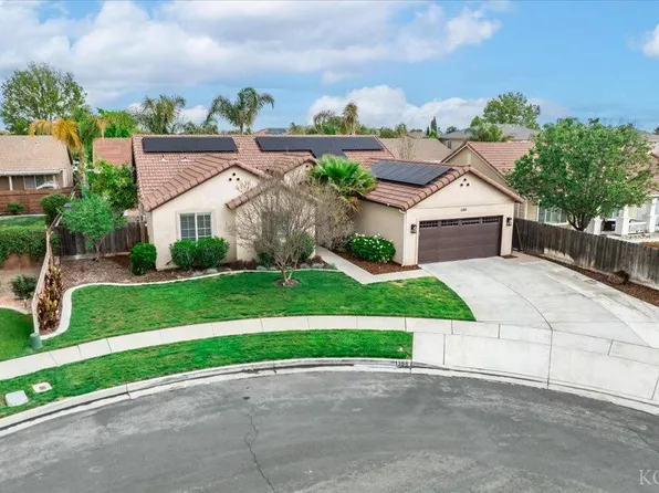 1388 Muscat Ct, Hanford, CA 93230
