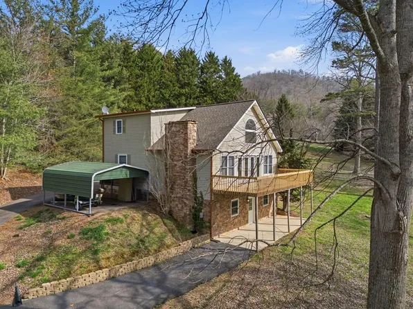 3015 Bear Ln, Hiawassee, GA 30546