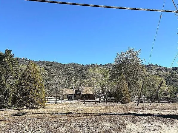 26961 Bear Valley Rd, Tehachapi, CA 93561