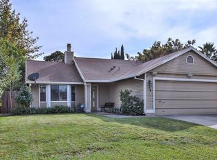 18 Moorgate Ct, Sacramento, CA