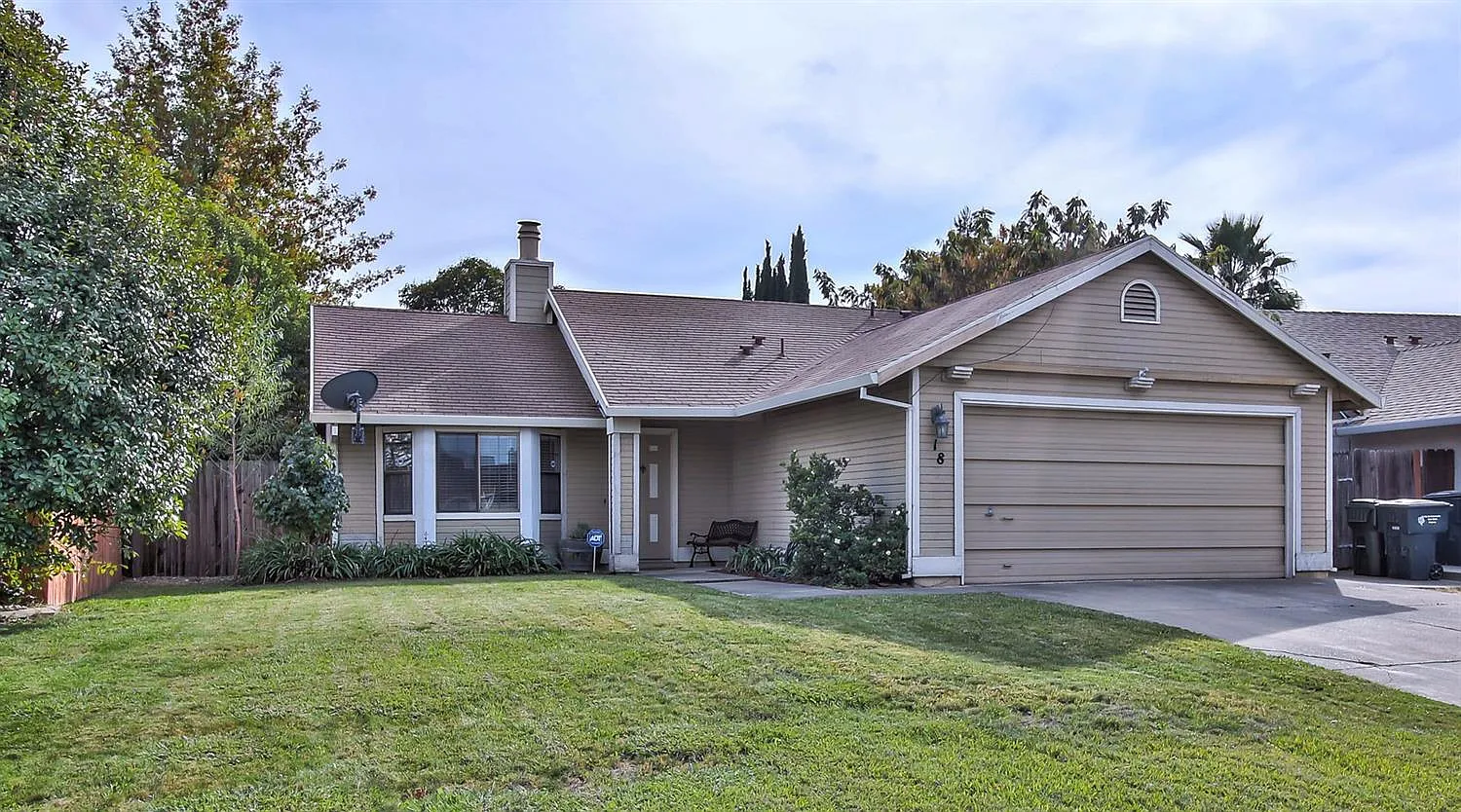 18 Moorgate Ct photo 1