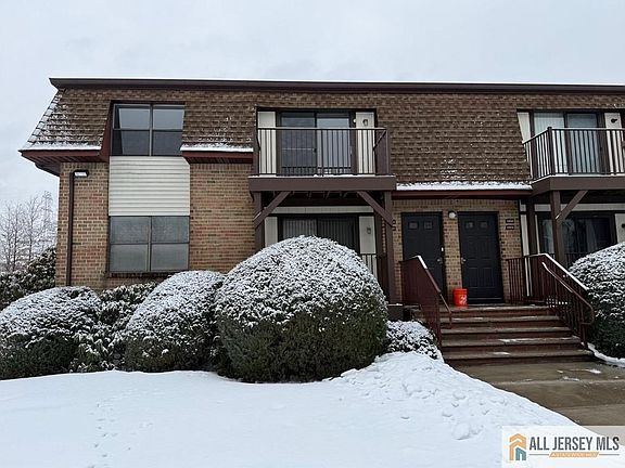 2nd image of 1302 N Oaks Blvd