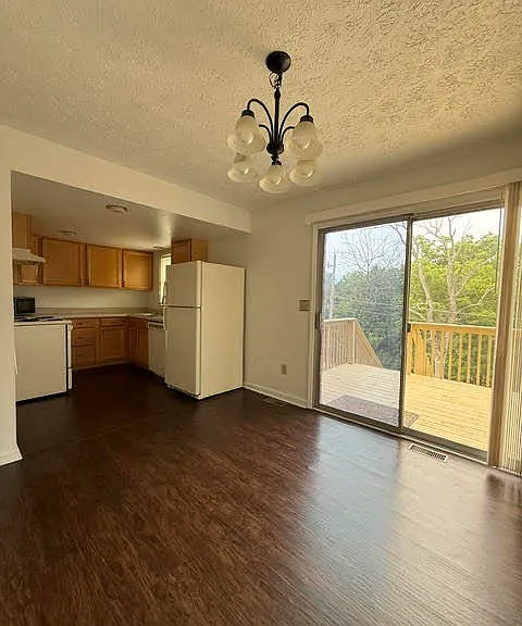 3479 Sutherland Dr — Photo 4