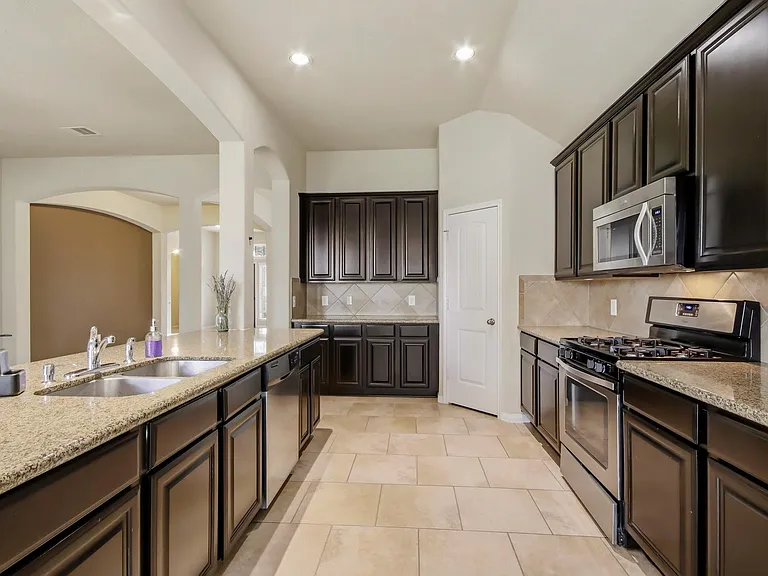 24142 Auburn Woods Ct — Photo 6