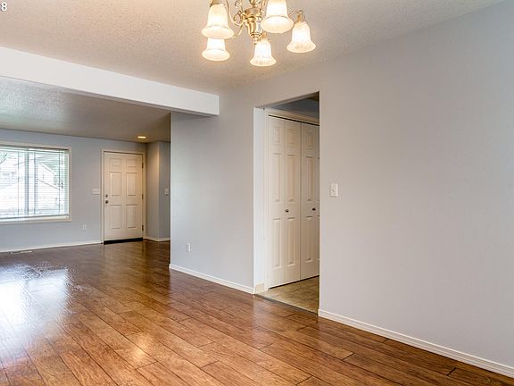 3rd image of 8705 NE 87th Cir
