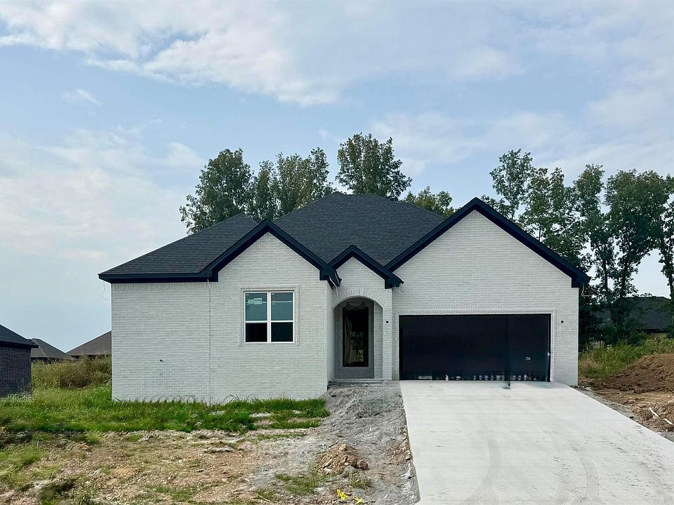 1st image of 105 Michael Dr