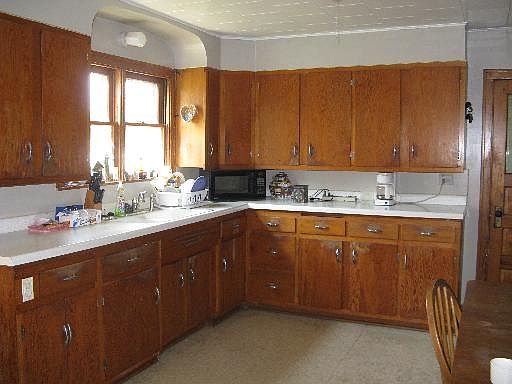 5th image of 550 Lake St