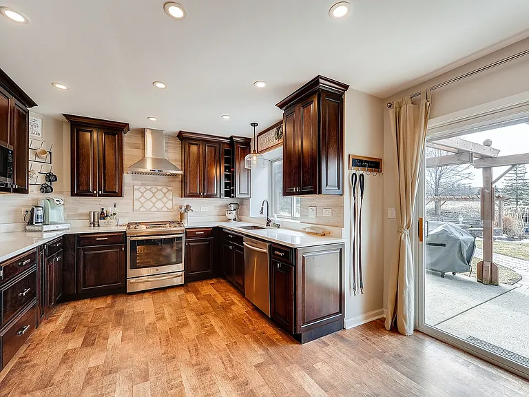 1020 Evergreen Ct — Photo 5