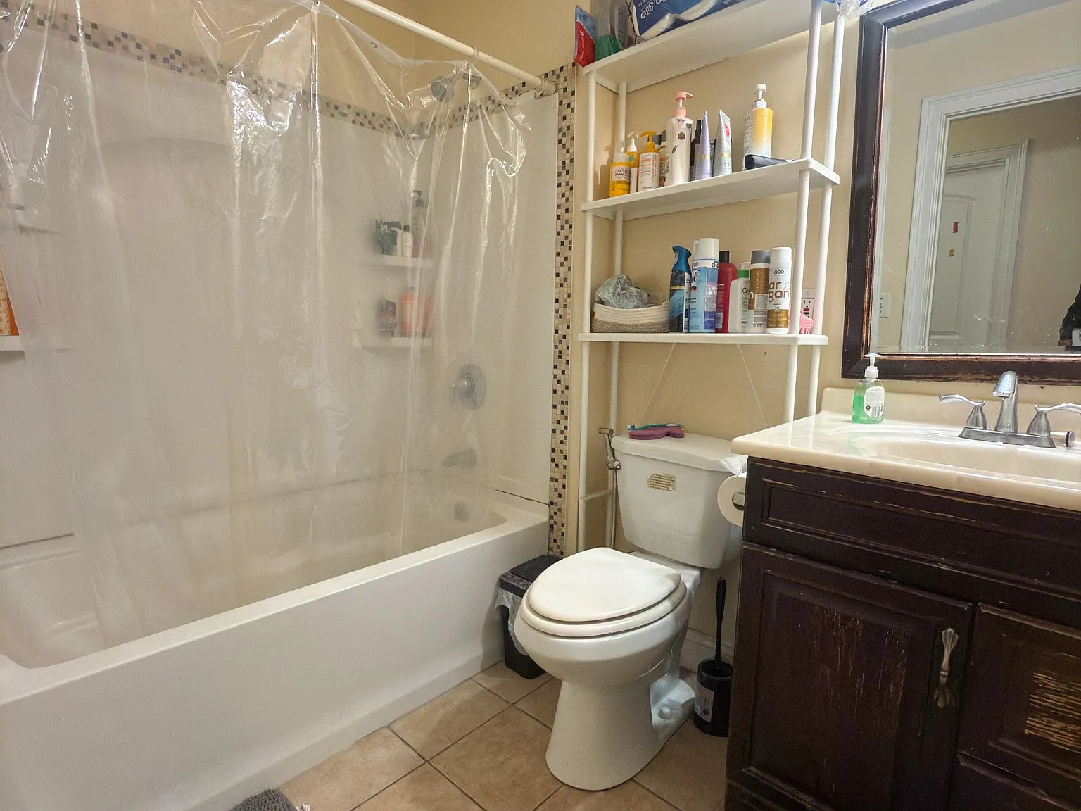 5 bed, 1500 sqft, $4,700 — Photo 4