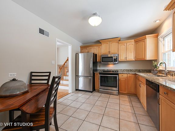4th image of 1117 Montgomery Dr