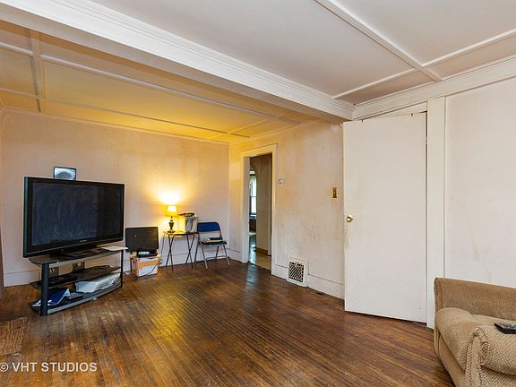 3rd image of 224 N Weston Ave