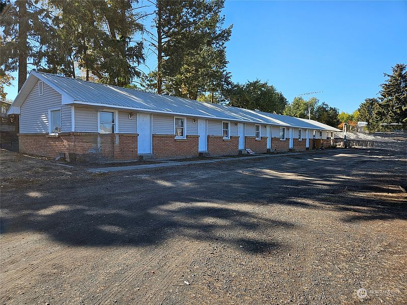 3rd image of 415 W Main Street