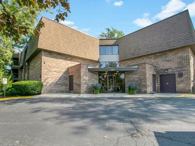 907 S Williams St APT 206, Westmont, IL, 60559