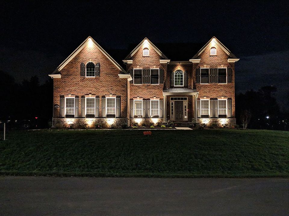 1st image of 702 Rexford Way