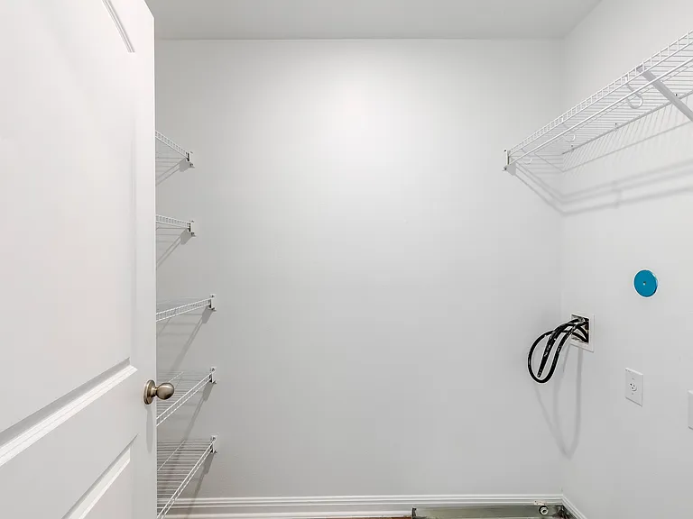 117 Fairfax Ln — Photo 36