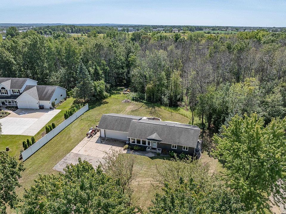 1st image of 3185 Pioneer Dr