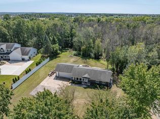 3185 Pioneer Dr, Green Bay, WI 54313