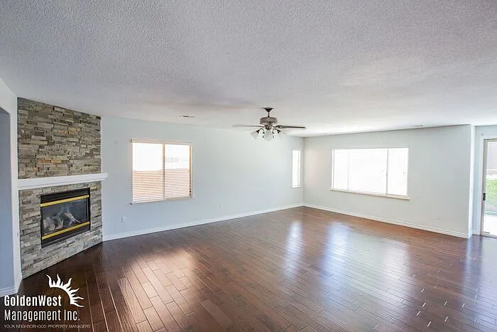 11042 Gammila Dr — Photo 2