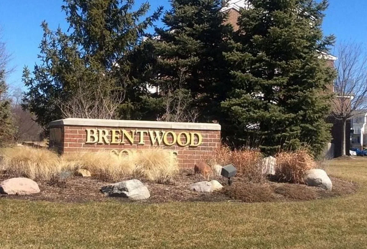 2 bed, 1.5 bath, 926 sqft, $2,100 — Photo 1